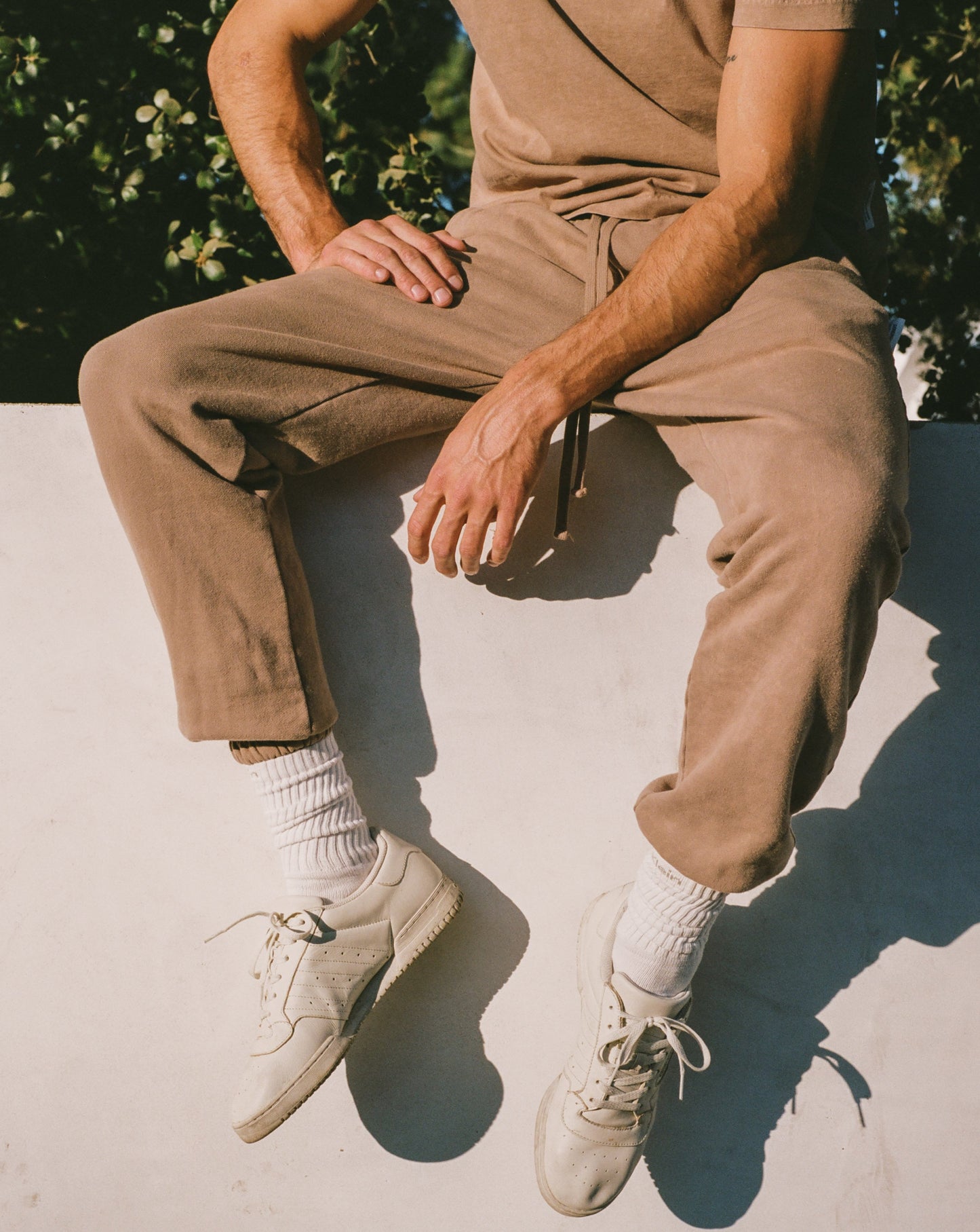 SIGNATURE SWEAT PANT • DESERT